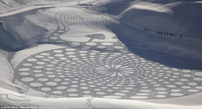 Illustration for article titled Snow Art and Learning New Things